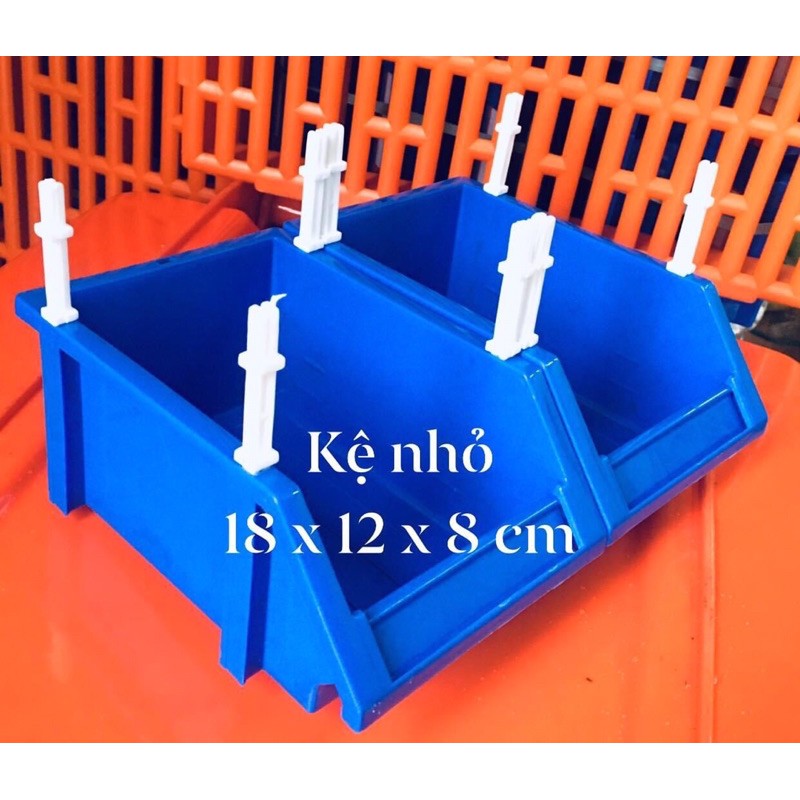 Khay nhựa đựng linh kiện, kệ đựng thiết bị Duy Tân