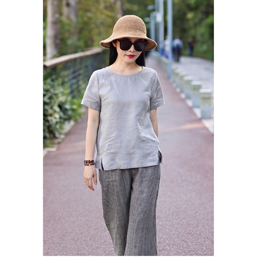 Set Đồ Nữ Trung Niên Áo Dáng Suông Cổ Tròn Ngắn Tay Xẻ Tà Quần Dáng Dài Ống Rộng Kẻ Caro Chất Liệu Mát Mẻ Thoải