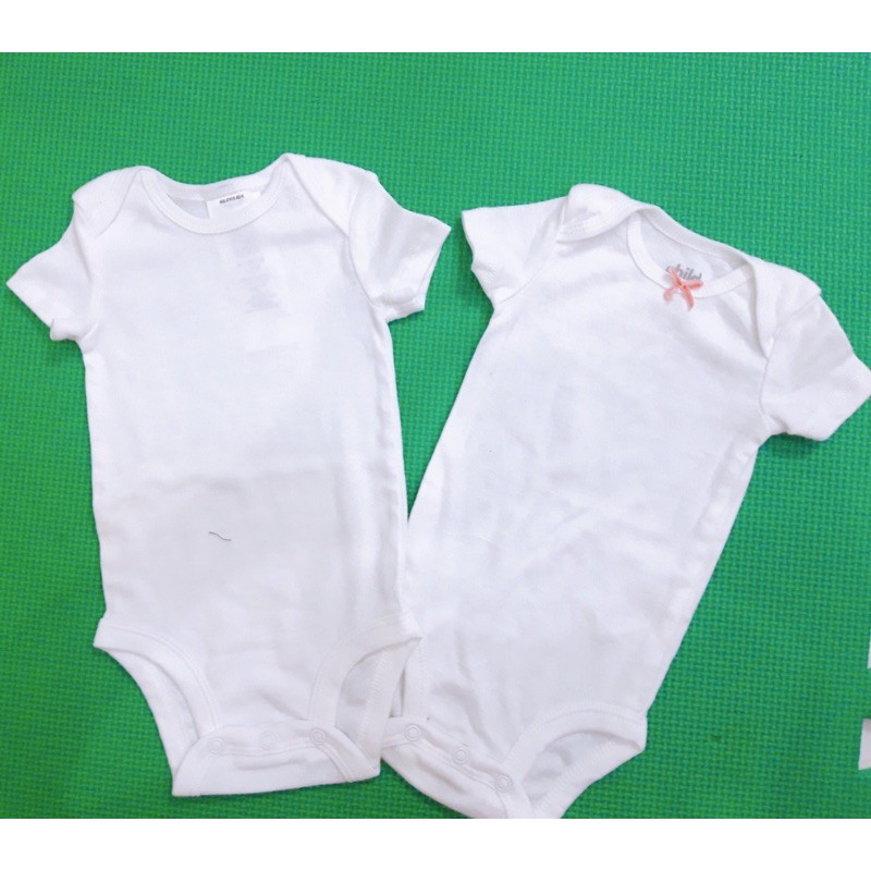 Bodysuit / body chip màu trắng trơn cho bé hàng Carter’s Cambodia