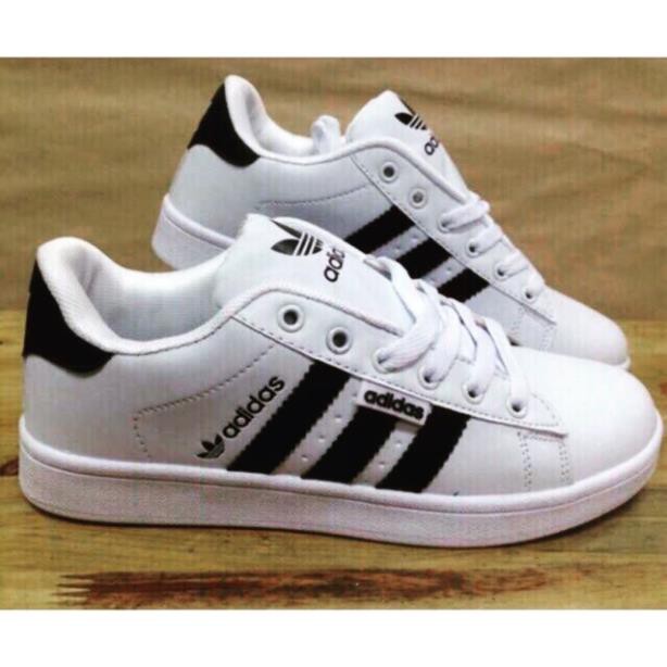 Giày adidas mũi trơn trắng 3 sọc FULL BOX . 2020 new . 2020 ️🥇 New B new Xịn ::p new 🌐 :)