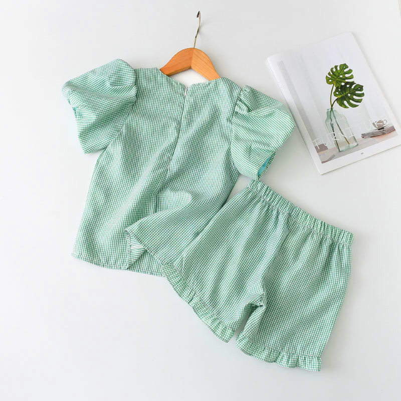 Set đồ mùa hè BEAR LEADER 2 món gồm áo thun in họa tiết kẻ sọc + quần ngắn thời trang cho bé gái