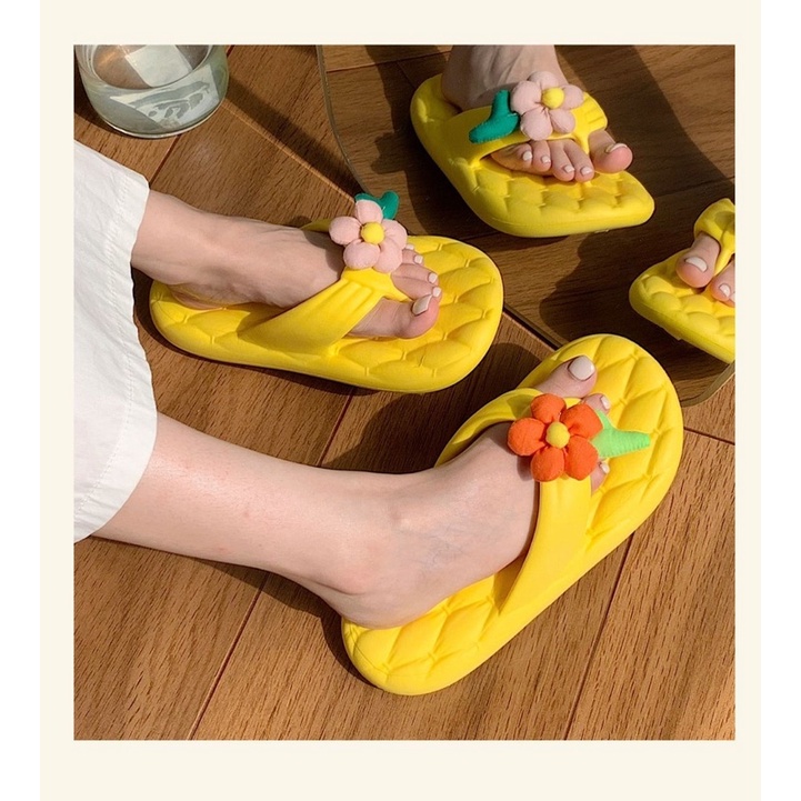 Dép Xỏ Ngón Chống Trượt Đính Hoa Dễ Thương Cho Nữ 🌸