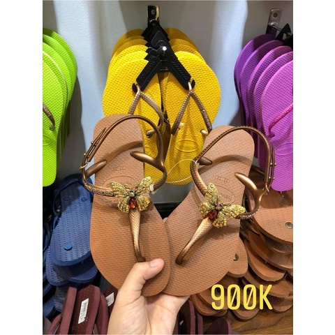 HVN  twish  link chỉ bán sandanl không kèm charm , charm mua link khác ạ