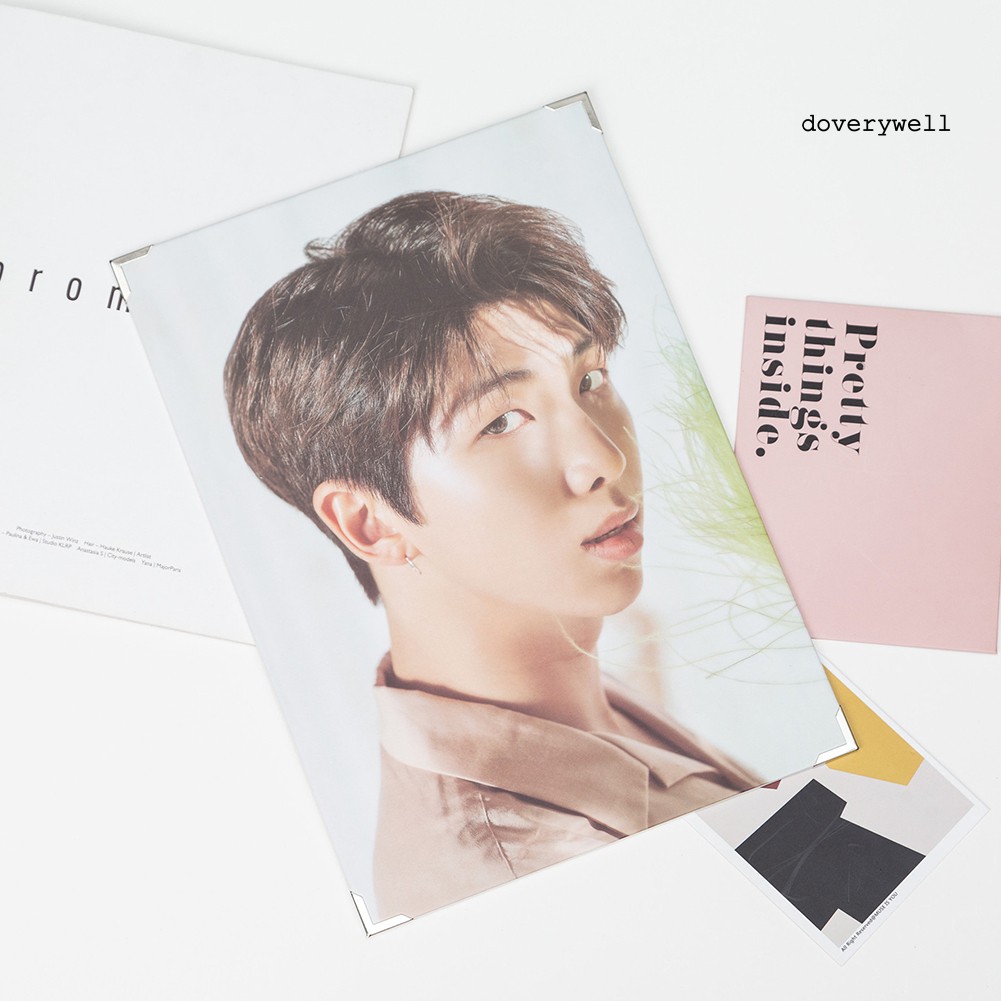 Thẻ ảnh thành viên nhóm BTS bằng giấy tráng làm quà tặng cho fan