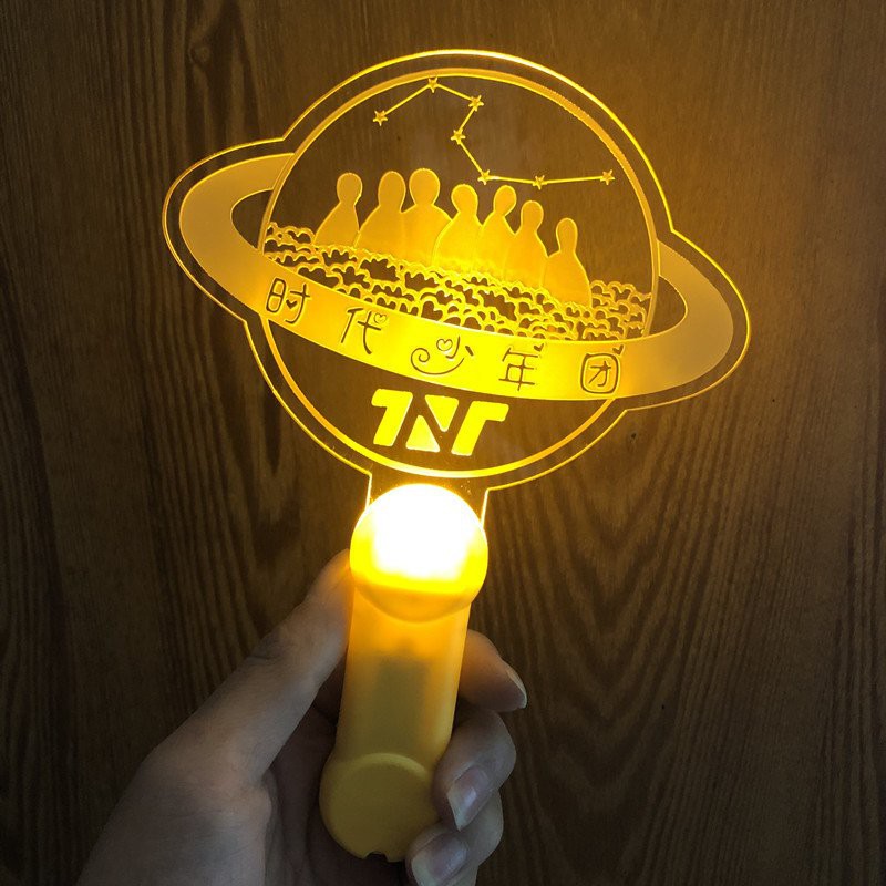 Lightstick cầm tay TNT THỜI ĐẠI THIẾU NIÊN ĐOÀN gậy cổ vũ phát ánh sáng idol thần tượng