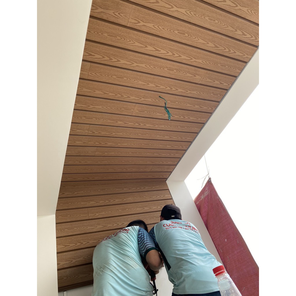 Tấm ốp trần, tường gỗ nhựa composite ngoài trời kích thước 148 x 21 x 2200mm, chịu nắng mưa, không cong vênh, thẩm mỹ