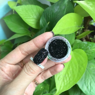 Nhủ rắc móng