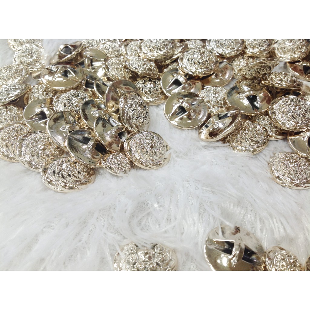 Nút áo hoa vàng cúc dạ đính kết trang phục siêu đẹp