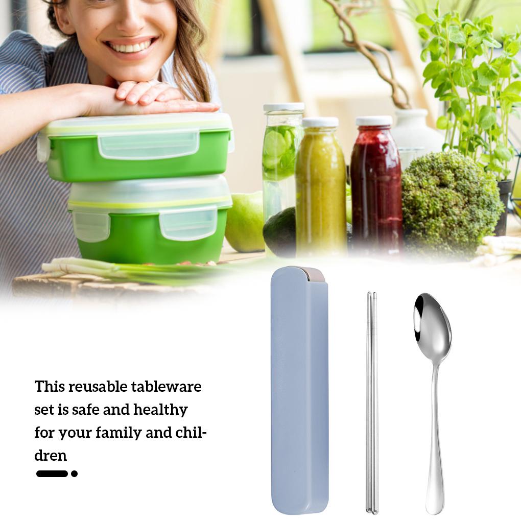 Bộ 3 Món Muỗng Nĩa Đũa Bằng Thép Không Gỉ Kèm Hộp Đựng Họa Tiết Màu Xanh Lá