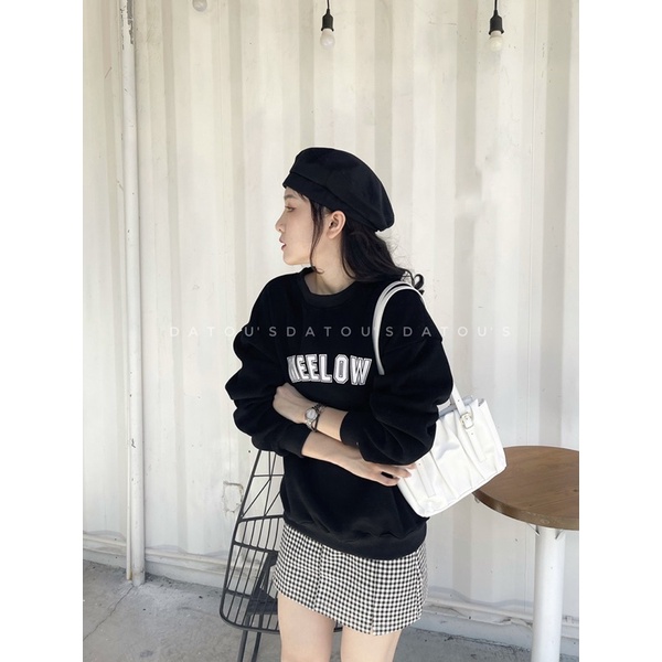 Áo nỉ bông và chân váy