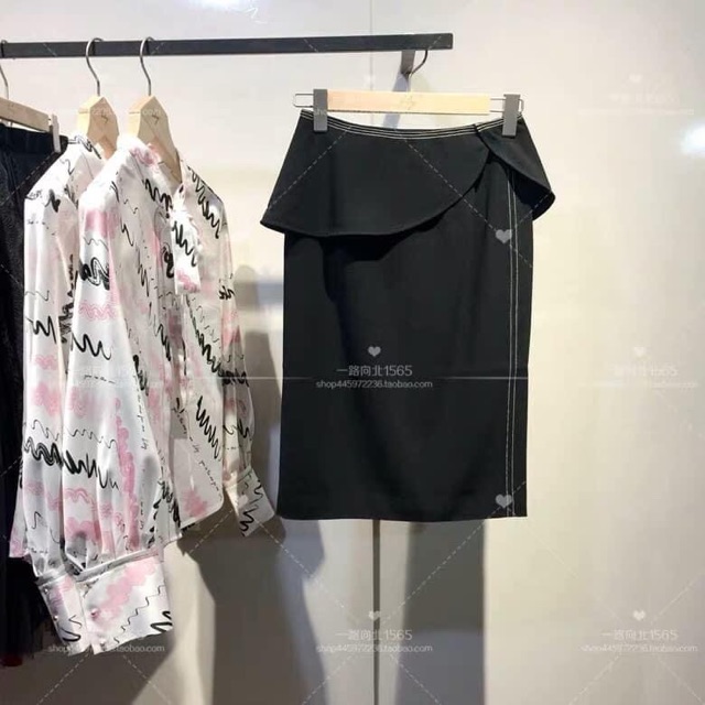 Chân váy đen Lily | BigBuy360 - bigbuy360.vn