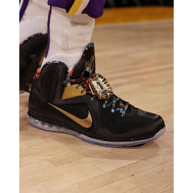 'Giày Cổ Cao' Nike Lebron 9 Watch the Throne