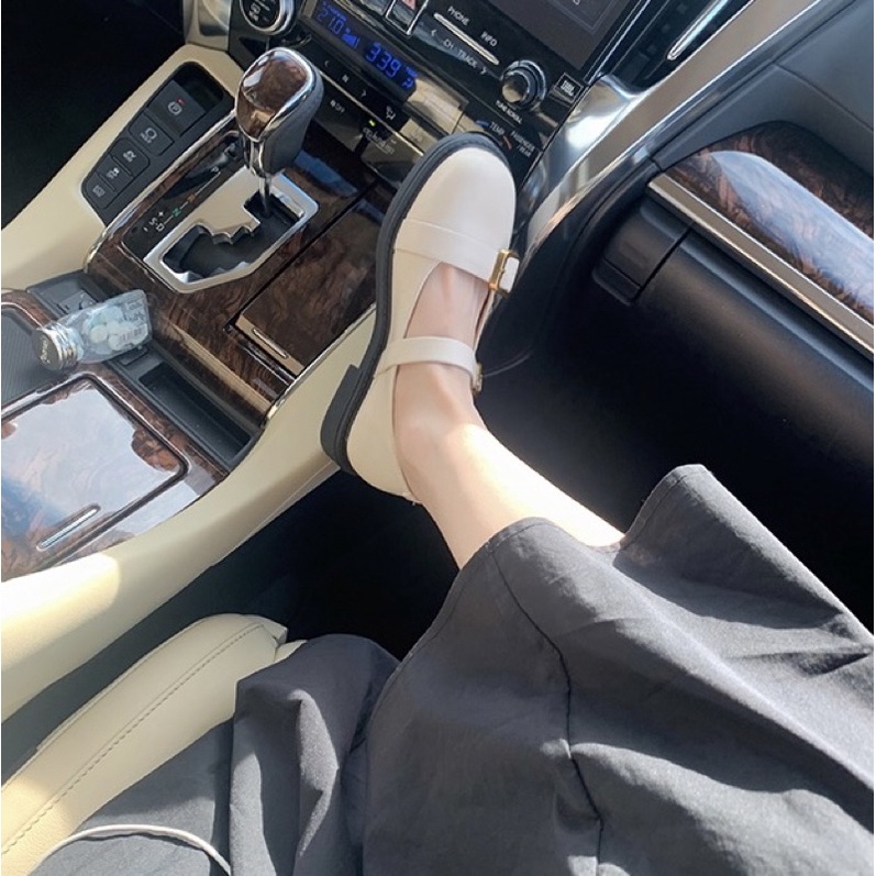 Giày Mary Jane mũi tròn quai cài phong cách retro