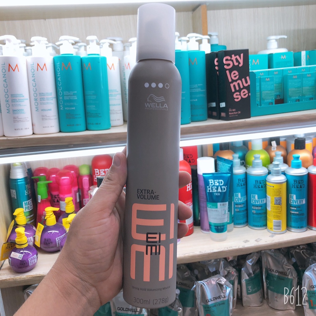 Bọt tạo phồng giữ nếp cứng và tạo kiểu tóc nam nữ WELLA Extra Volume
