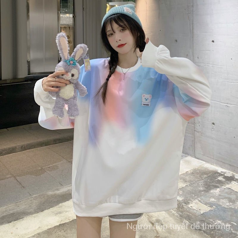 Áo sweater mỏng dáng rộng dài tay nhuộm màu gradient thời trang cho nữ | BigBuy360 - bigbuy360.vn