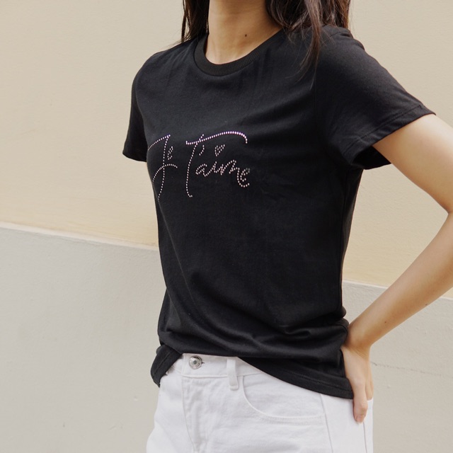 Áo phông đen in chữ Je T’aime