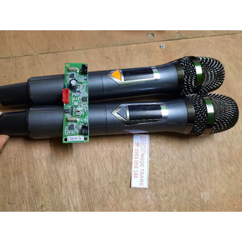Micro Không Dây 2 Tay Micro Và 1 Bo Mic Full Nhôm Giành Cho Loa Kéo Sét Tần Số