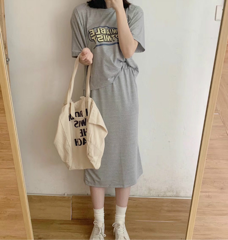 SUXI Bộ Áo Thun Ngắn Tay In Chữ + Chân Váy Trơn Màu Xinh Xắn Dành Cho Nữ