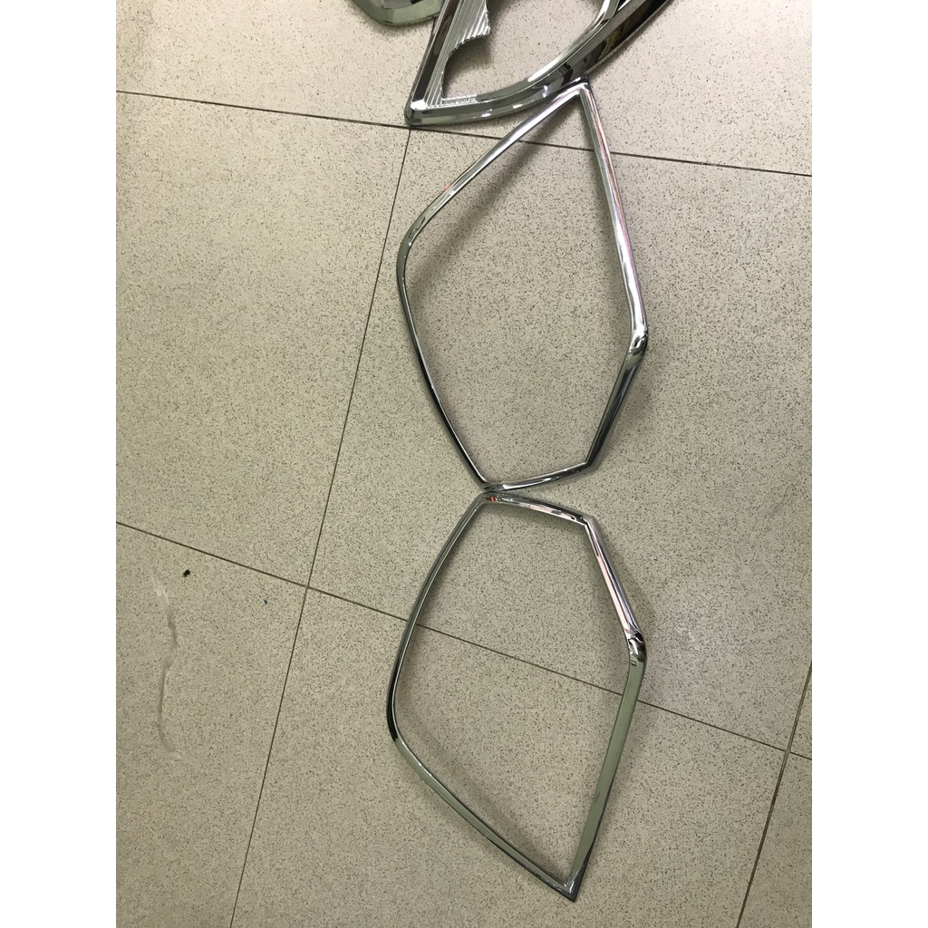 Bộ 2 ốp viền đèn hậu mạ Crom xe Lacetti bản Việt Nam đời 2004-2009