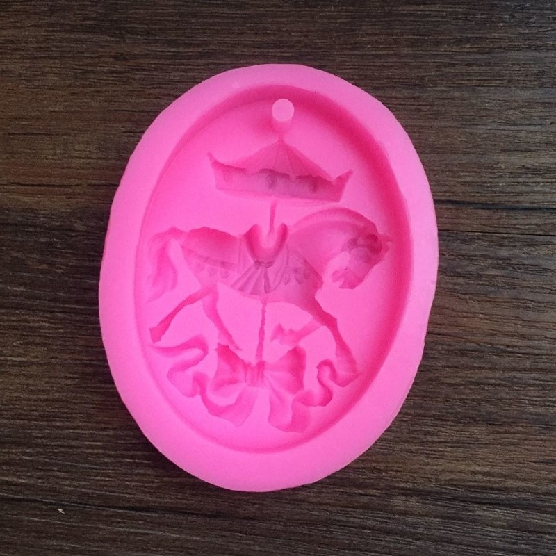 Khuôn Silicone Làm Bánh Tạo Hình Ngựa Gỗ Độc Đáo Tiện Dụng