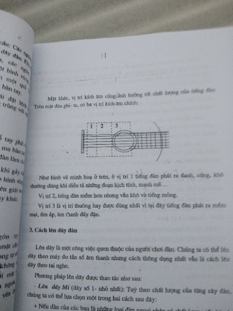 Đàn guitar đệm hát