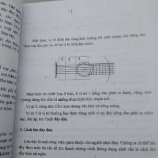 đàn guitar đệm hát
