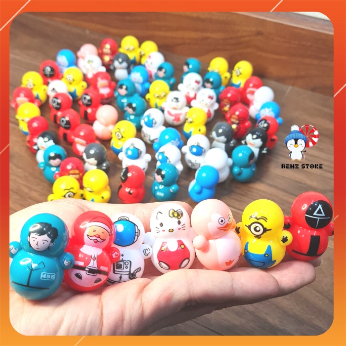 Lật đật mini dễ thương squid game, doremon, minion,pikachu,ông già noel, thần tài tết, chim cánh cụt BENZ STORE LD008