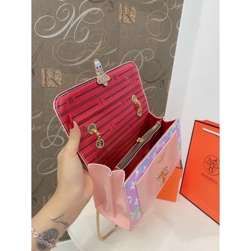 [HOA HẬU] Túi lv khoá nhọn dây xích vàng lót đỏ(hàng loại đẹp có video sẵn nhé) | BigBuy360 - bigbuy360.vn