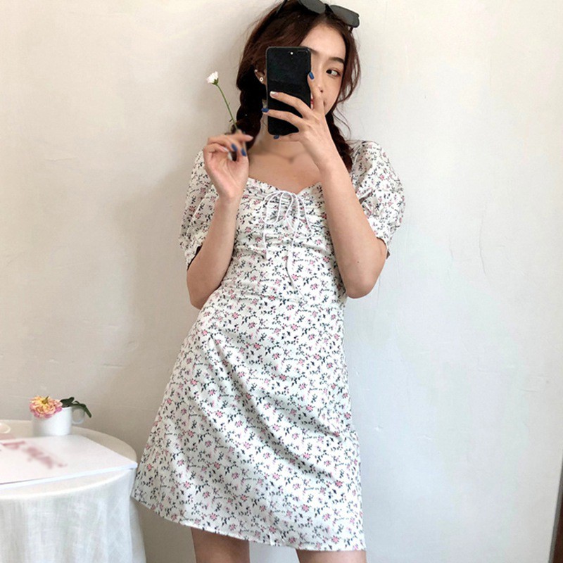 Đầm Tay Ngắn Cổ Vuông Thiết Kế Hở Lưng Quyến Rũ