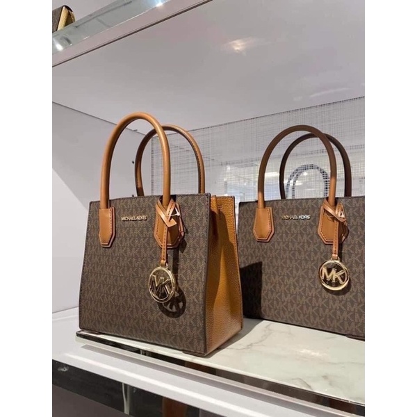 TÚI MK MỂCR MEDIUM LOGO HAI MÀU