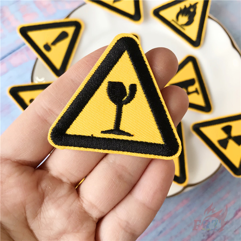 1 Miếng Dán Quần Áo Hình Biển Báo Giao Thông