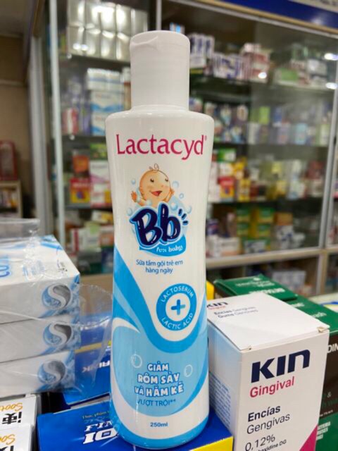 Lactacyd BB- Sữa tắm hằng ngày cho trẻ sơ sinh và trẻ nhỏ chai 250ml