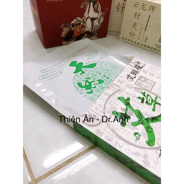 Hộp 12 Miếng Dán Ngải Cứu VAI GÁY