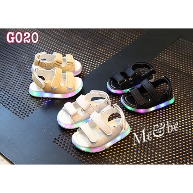 Giày sandal có đèn Led 