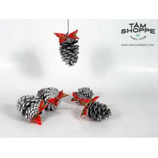 Quả thông bạc trang trí noel có nơ