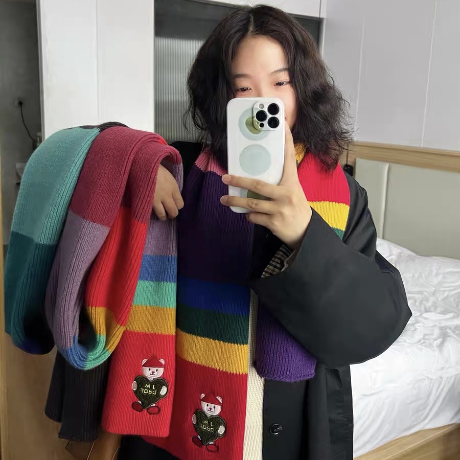 Khăn quàng cổ MG STUDIO họa tiết gấu ấm áp thời trang có 3 màu tùy chọn