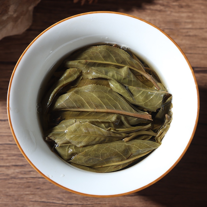 Trà Phổ Nhĩ Ban Chương Sống(Bánh 100g)