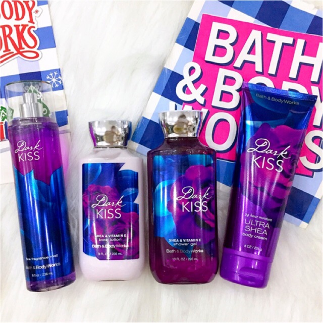 BỘ SẢN PHẨM TẮM DƯỠNG XỊT THƠM BATH & BODY WORKS DARK KISS 236ML