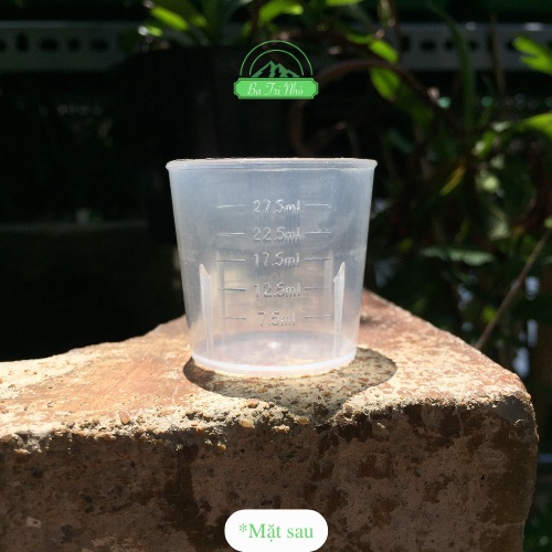 Cốc đong chia vạch 30ml  dùng để đong phân bón... với lượng nhiều I Ba Tri Nhỏ