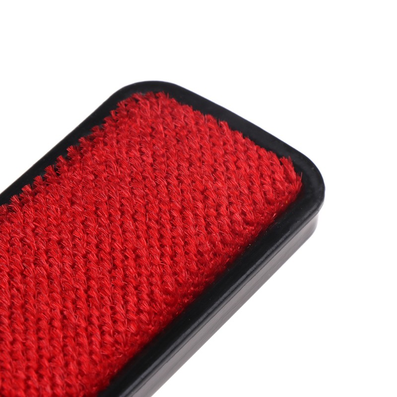 Bàn chải làm sạch lông thú cưng tiện dụng