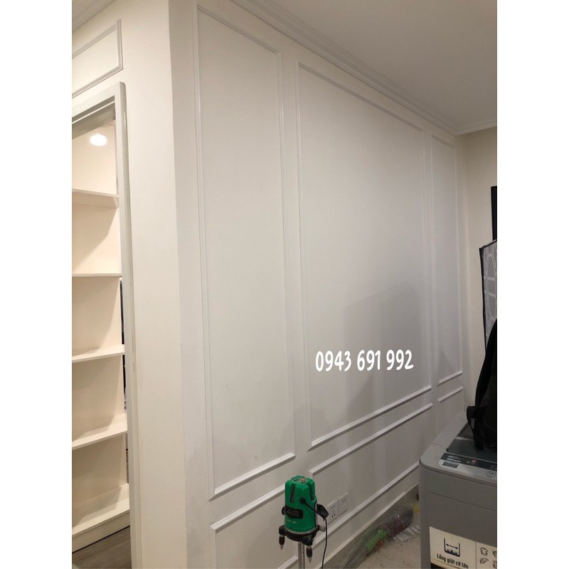 Thi công trang trí diện tường bằng Phào chỉ nhựa HQ màu trắng bản 3cm cân