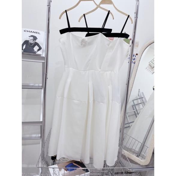 [ 𝐅𝐑𝐄𝐄 𝐒𝐇𝐈𝐏 ] VÁY TRẮNG HOT XẺ TÀ KÈM TAG HOA 2 DÂY PHỐI ĐEN