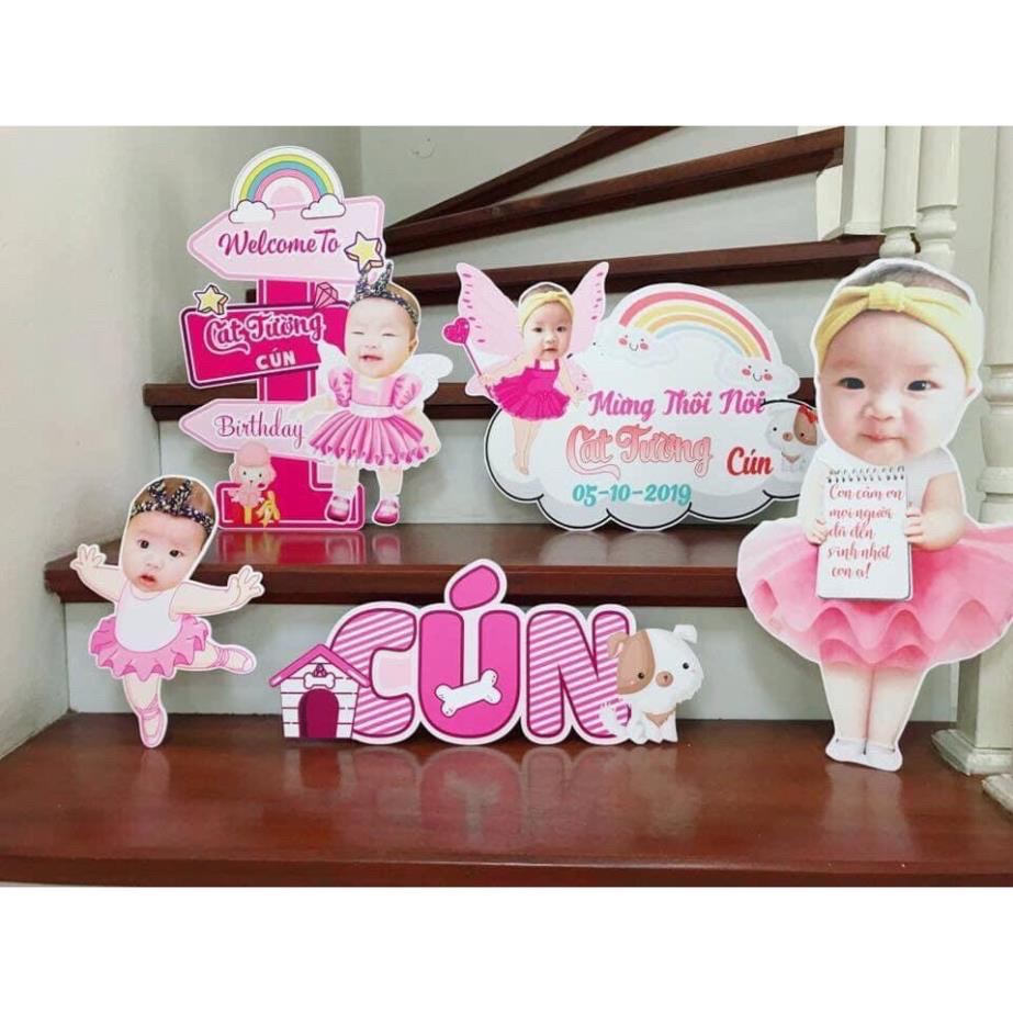 Combo Hình Chibi, Bảng Tên, Cây Để Bàn Welcome, Bảng Tên Bé Trai, Bé Gái Trang Trí Sinh Nhật, Thôi Nôi, Đầy Tháng