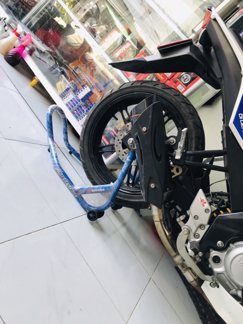 HP65 BEN KÍCH NÂNG BÁNH SAU CHO XE MÁY pkn