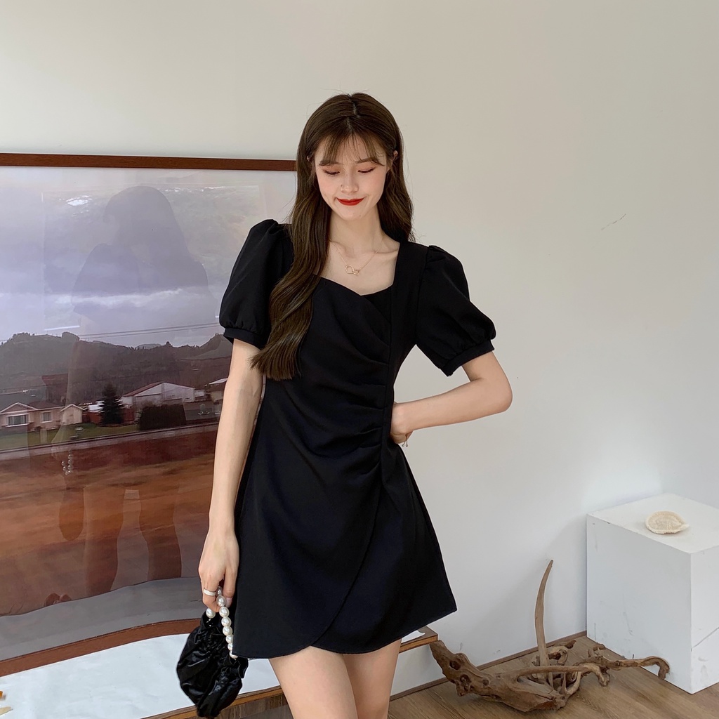 Váy trắng liền thân tay phồng dáng xòe nhẹ tự tin đi chơi, dự tiệc, đi dạo phố