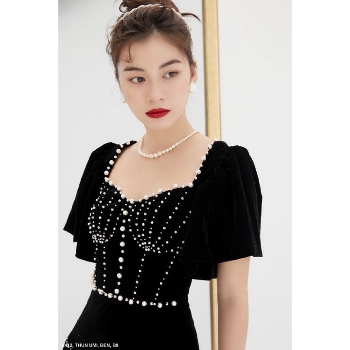 ĐẦM CỔ VUÔNG TAY NGẮN ĐÍNH CƯỜM 2412