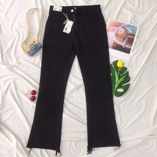 Quần jeans ống loe