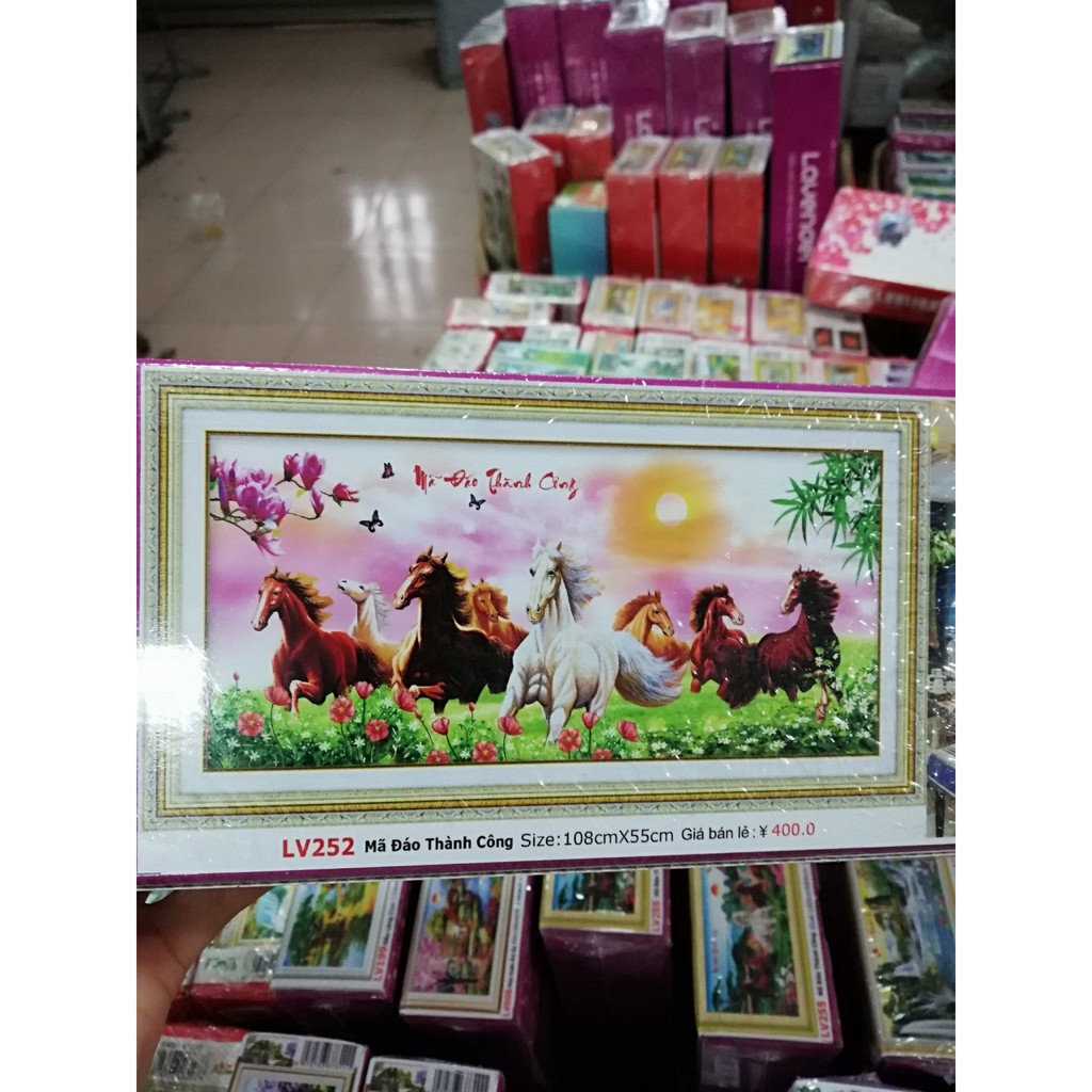 Tranh đá ngựa Lv252