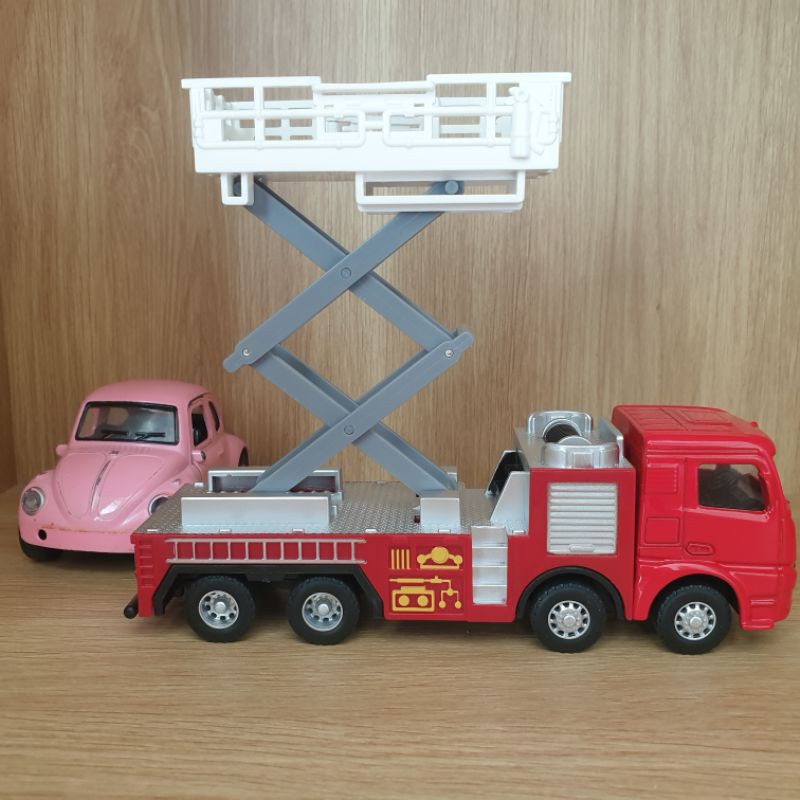 Đồ chơi mô hình xe cứu hỏa thang nâng KAVY hợp kim sắt và nhựa, chạy đà
