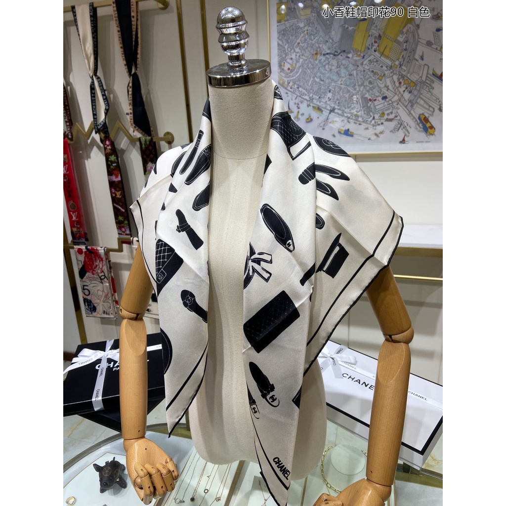 Khăn Choàng Cổ Vuông Bằng Lụa In Họa Tiết CC Màu Trắng Đen Sang Trọng Hàng Mới 2022